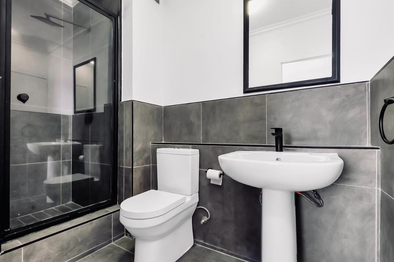 2 Bedroom 2 Bath Luxury - Sandton Cbd โจฮันเนสเบิร์ก ภายนอก รูปภาพ
