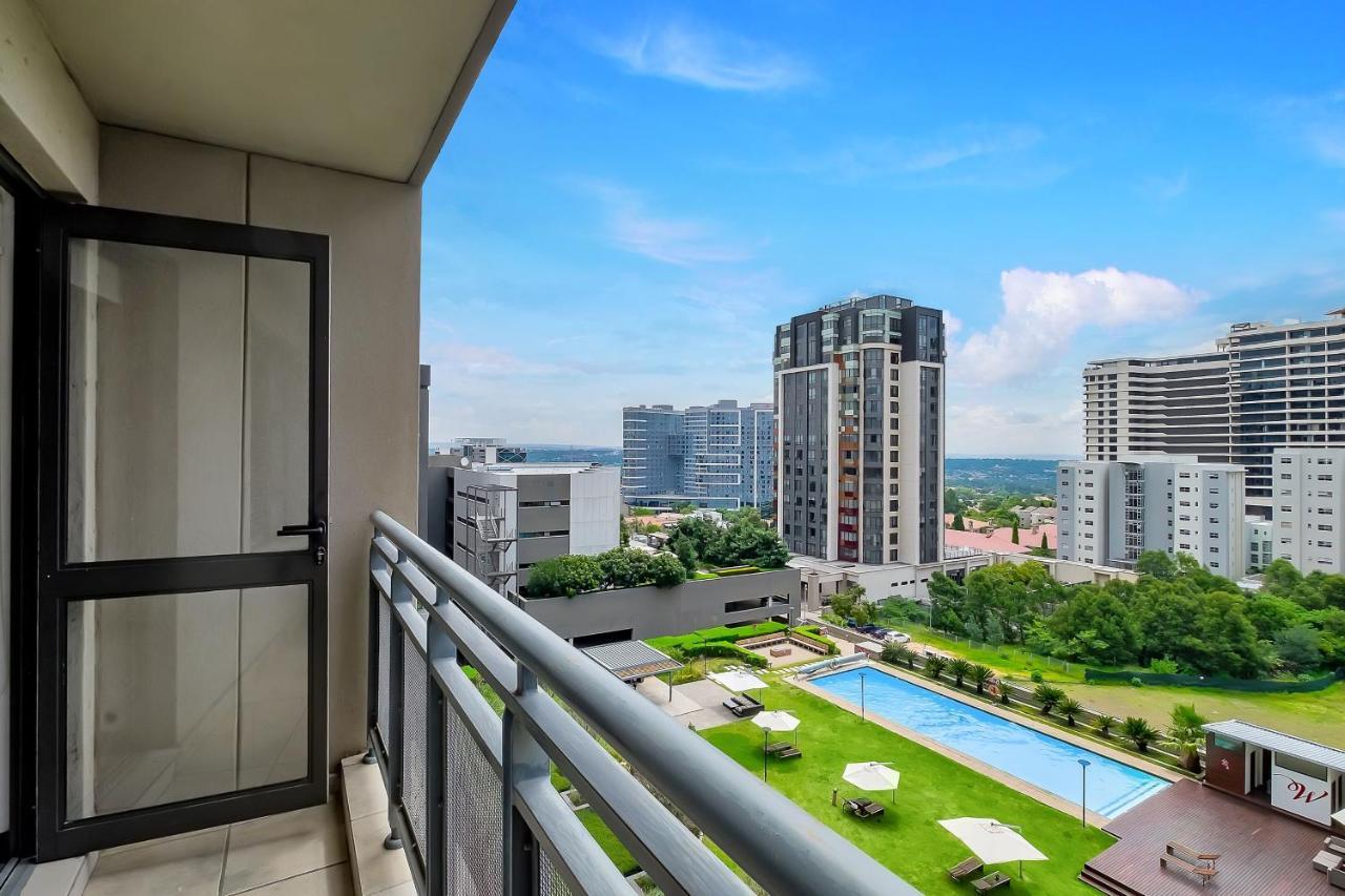2 Bedroom 2 Bath Luxury - Sandton Cbd โจฮันเนสเบิร์ก ภายนอก รูปภาพ