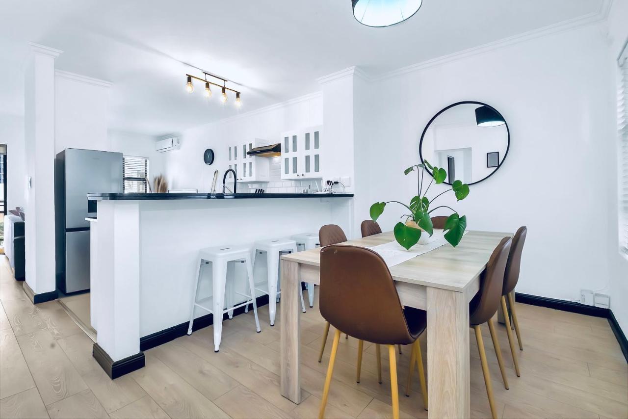2 Bedroom 2 Bath Luxury - Sandton Cbd โจฮันเนสเบิร์ก ภายนอก รูปภาพ